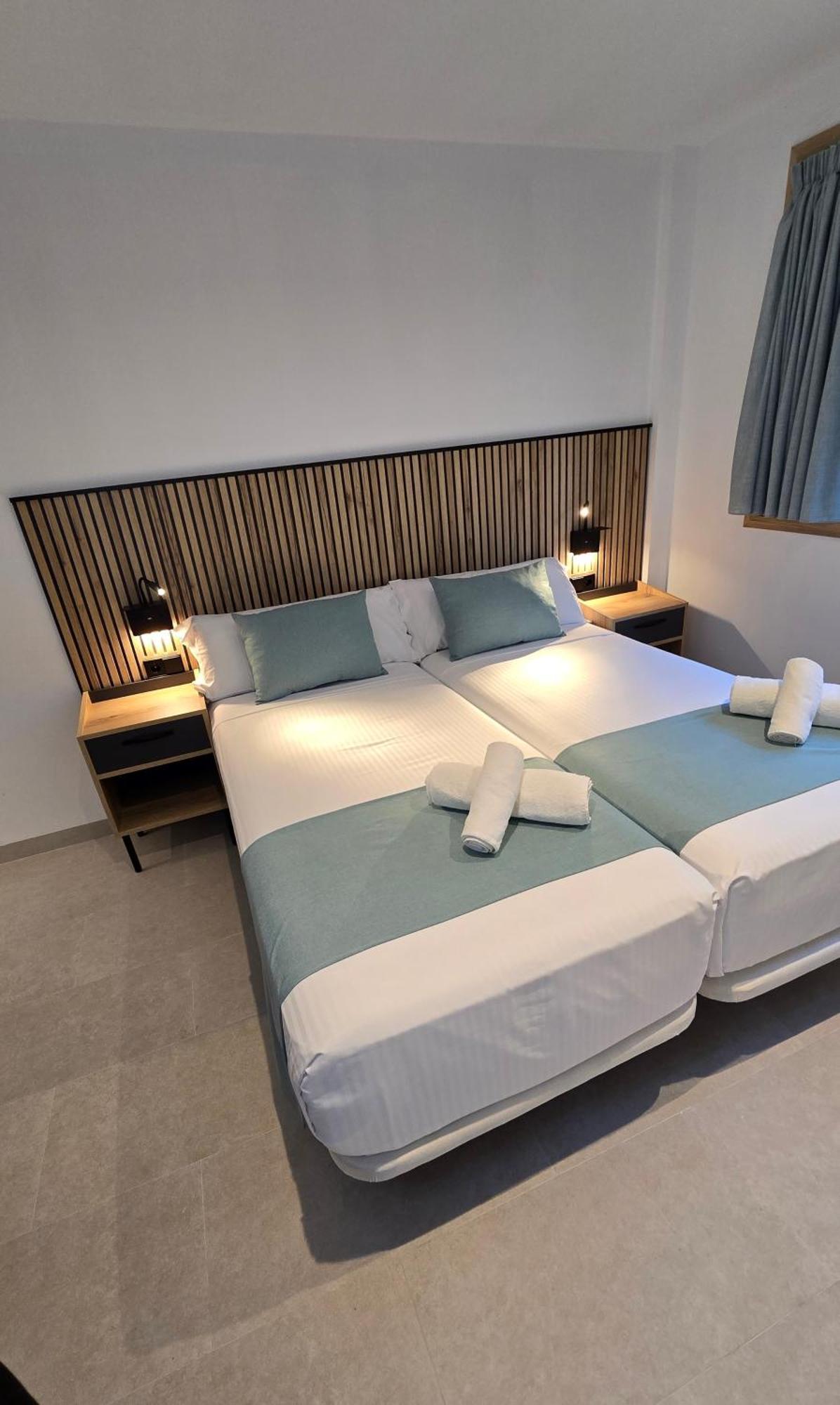 Hostal Rambla 24 By Holihome アリカンテ エクステリア 写真