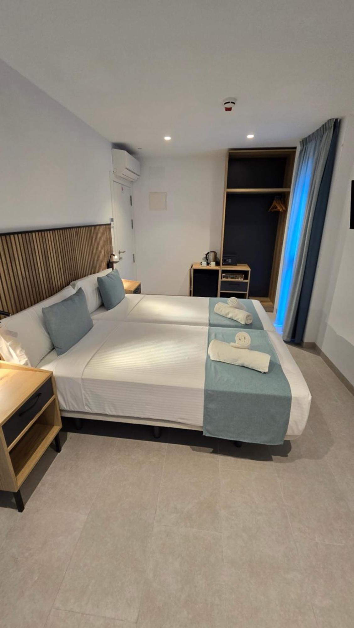 Hostal Rambla 24 By Holihome アリカンテ エクステリア 写真