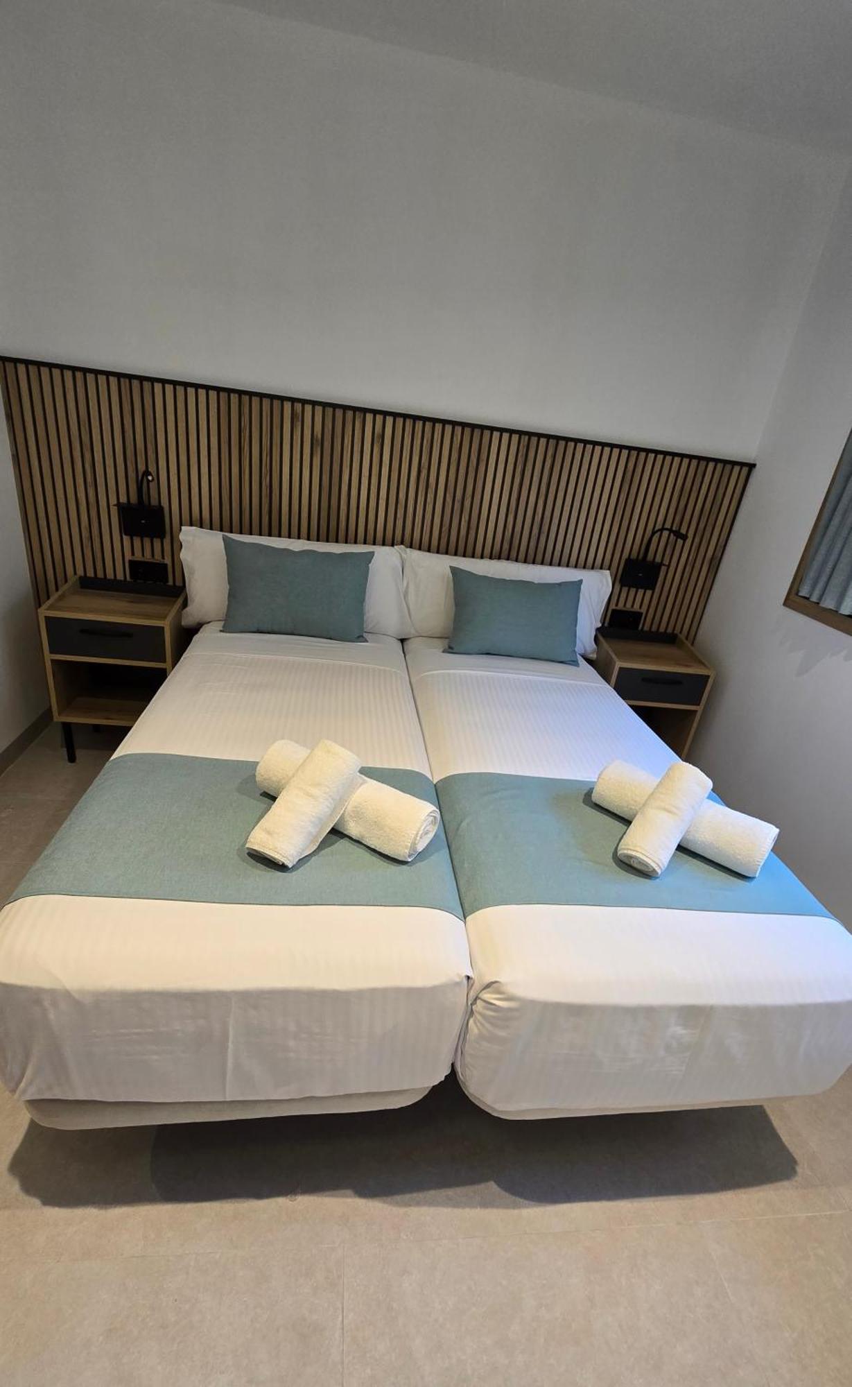 Hostal Rambla 24 By Holihome アリカンテ エクステリア 写真